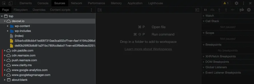 Die Google Chrome Entwickler-Tools zeigen die Quellen, aus denen die Website Assets lädt und zeigt verschiedene Services, die Assets laden